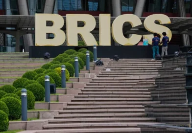 BRICS nie zastępuje dolara – buduje opcje