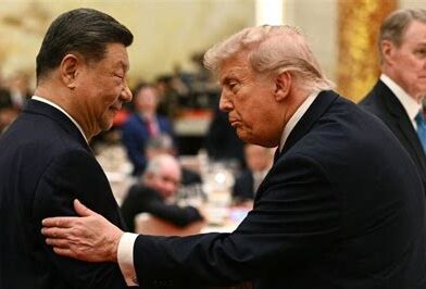(Polski) Wizyta Xi w Waszyngtonie: Trump triumfuje, a uścisk maskuje podziały